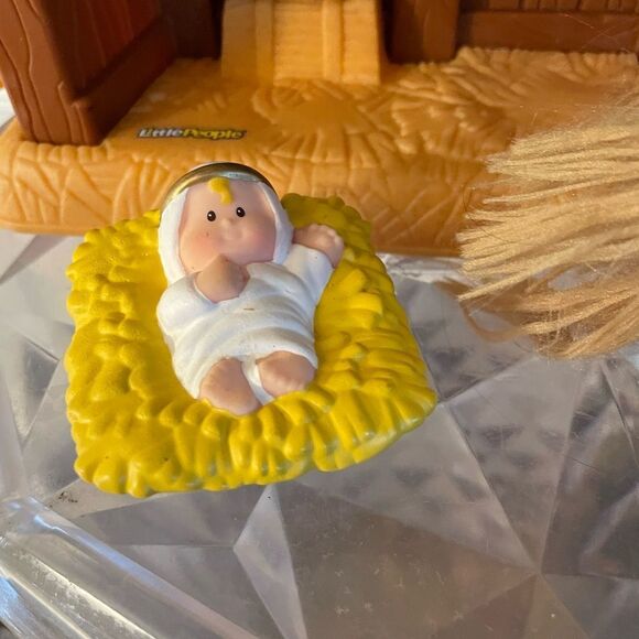 Fisher Price Nativity Musical House with Side Palm Trees and 2 Figures - Picture 8 of 12